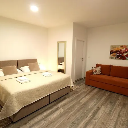 Apartmani I Sobe Laganini Nova Gradiska Exterior foto